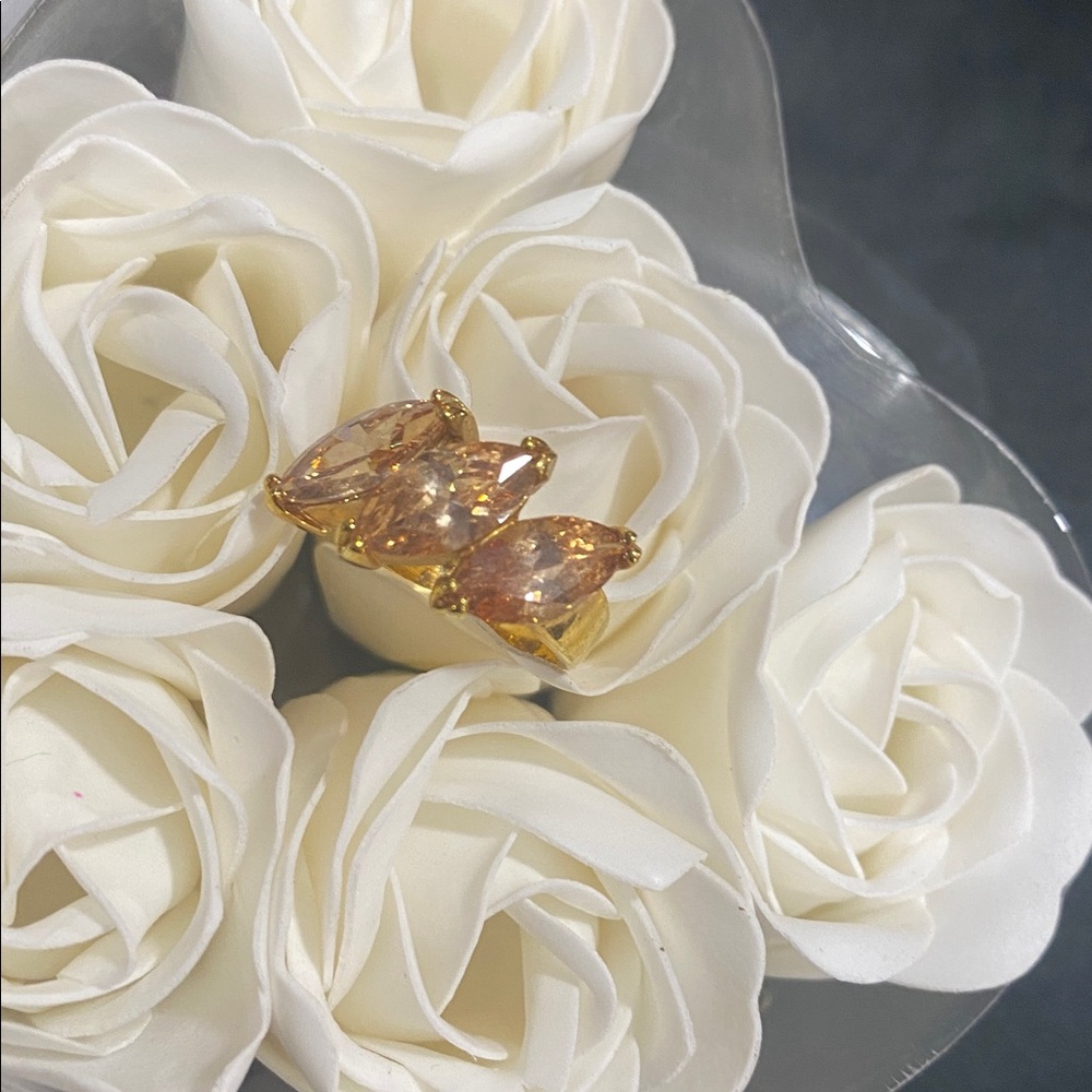 Size 7-1/2 Statement Ring - Picture 5 of 5
